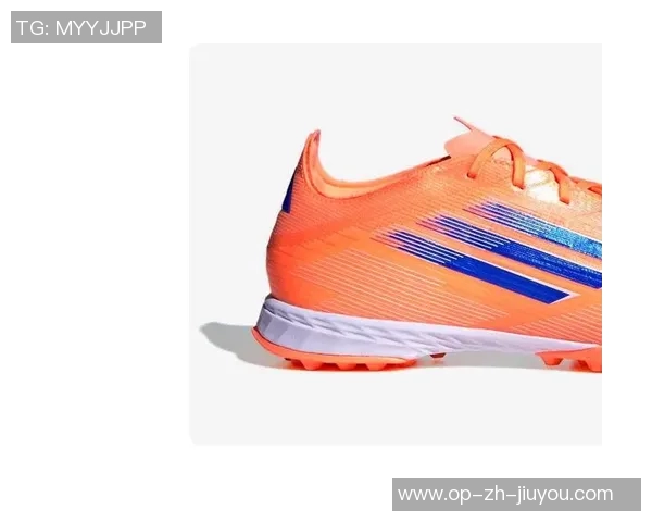 选择适合天然草地的足球鞋提升你的场上表现与舒适度